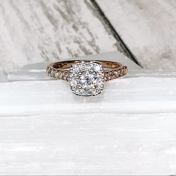 Jewelry - 💕 V-Day Sale 💕 10k Rose Gold Diamond Engagement Ring